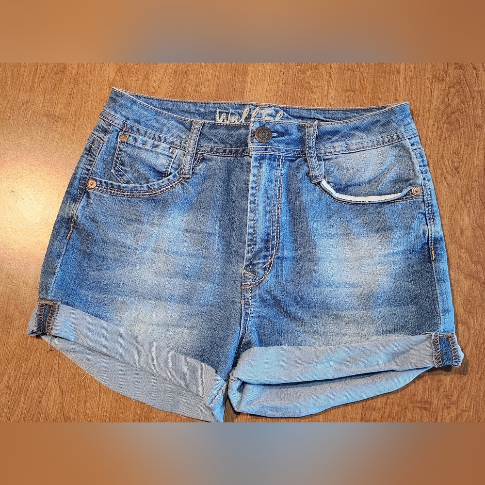 Wallflower Cuffed Denim Shorts, Size 3